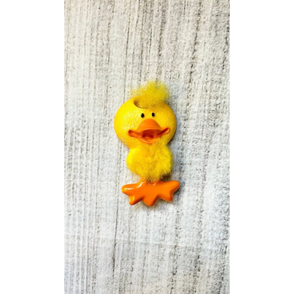 Avon  Pals Luv-A-Ducky Duck Pin